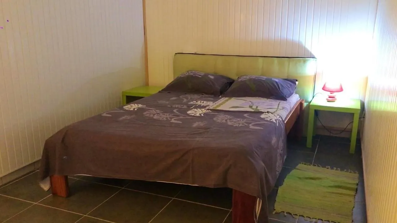 Appartement Charmant: Sainte Marie Retreat with Shared Pool 0*, Sainte-Marie Martinique
